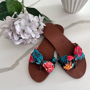 NEW - Havaianas Sandals